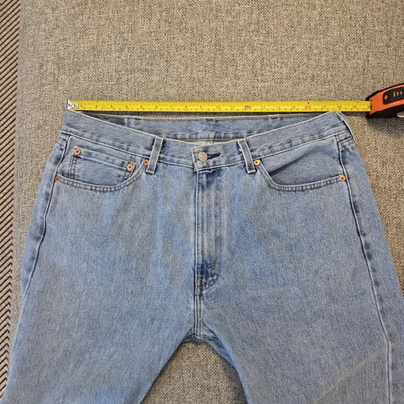 Levi's 505 Men's Cotton Jeans - Light Stonewash 38 X 30 Relaxed Straight - Picture 4 of 15